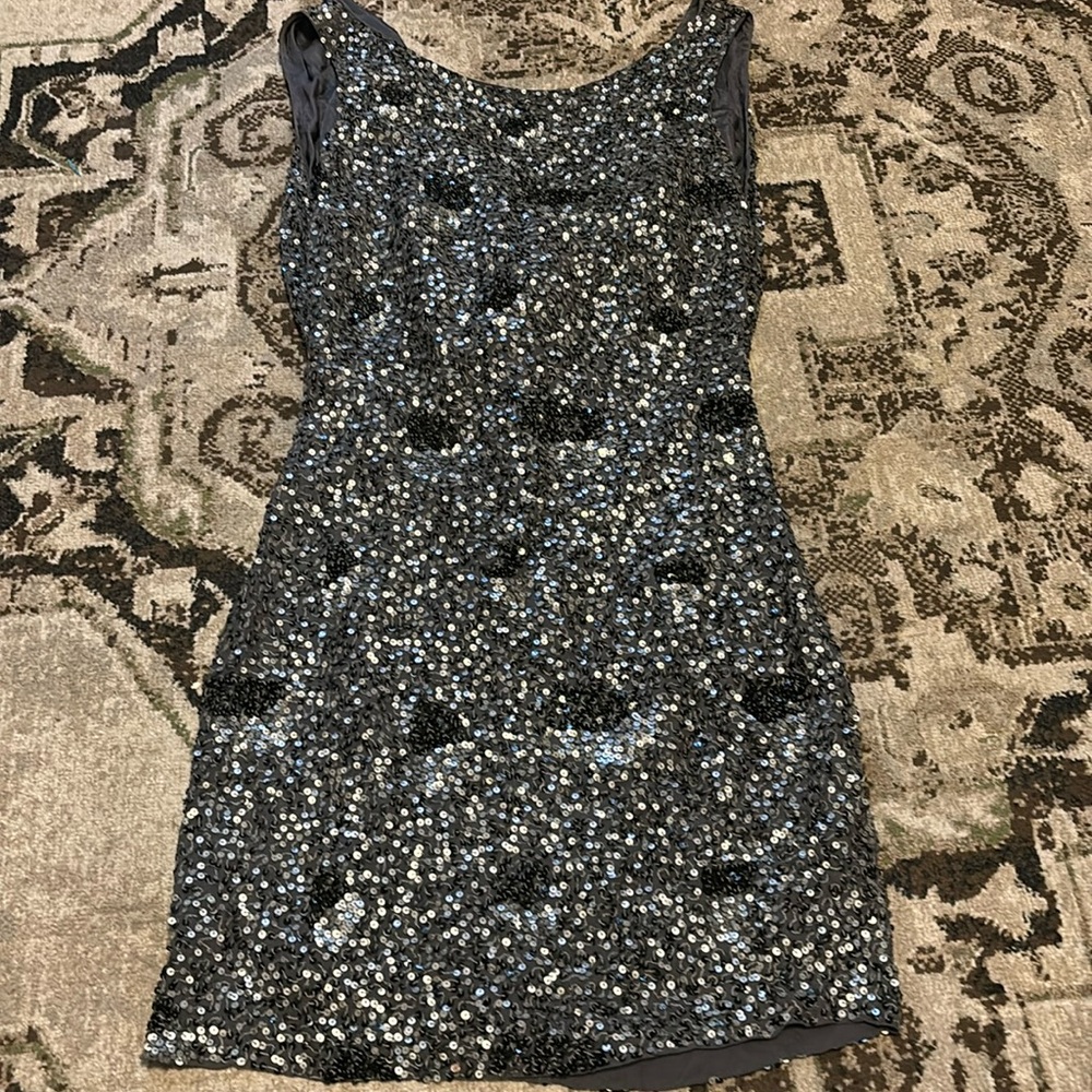 Alexia Admor XS party mini sheath draped back holiday dress
Sequin sparkle